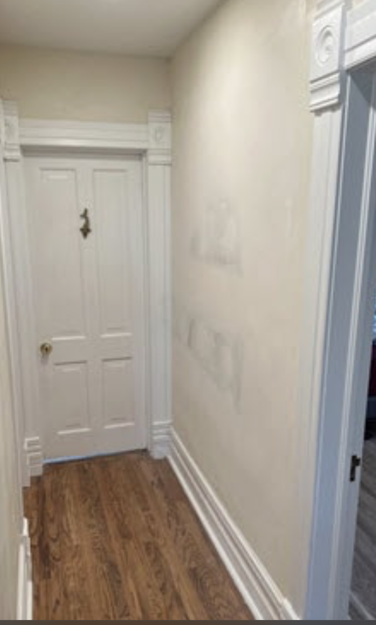 Smooth, repaired and painted wall after the work